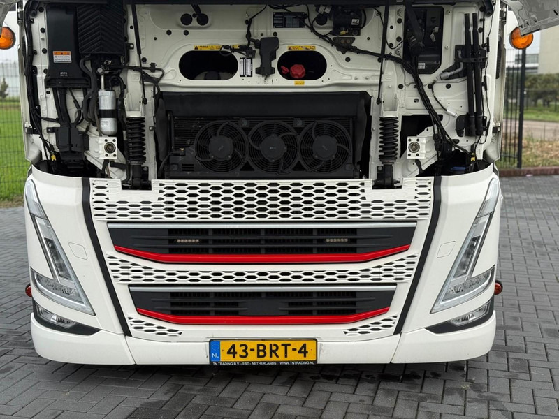 Volvo FH 13.460XL Turbocompound, leer, vollucht, 2 tanks, dubbel glas, vol spoiler. - Cabeza tractora: foto 4 Volvo FH 13.460XL Turbocompound, leer, vollucht, 2 tanks, dubbel glas, vol spoiler. - Cabeza tractora: foto 4