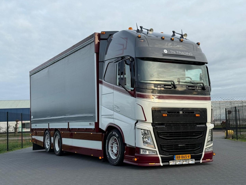 Volvo FH 13.500XL SHOW TRUCK, SPECIAL INTERIOR, TOP STAAT, VOLLUCHT, LAGE KM. - Camión caja cerrada: foto 1 Volvo FH 13.500XL SHOW TRUCK, SPECIAL INTERIOR, TOP STAAT, VOLLUCHT, LAGE KM. - Camión caja cerrada: foto 1