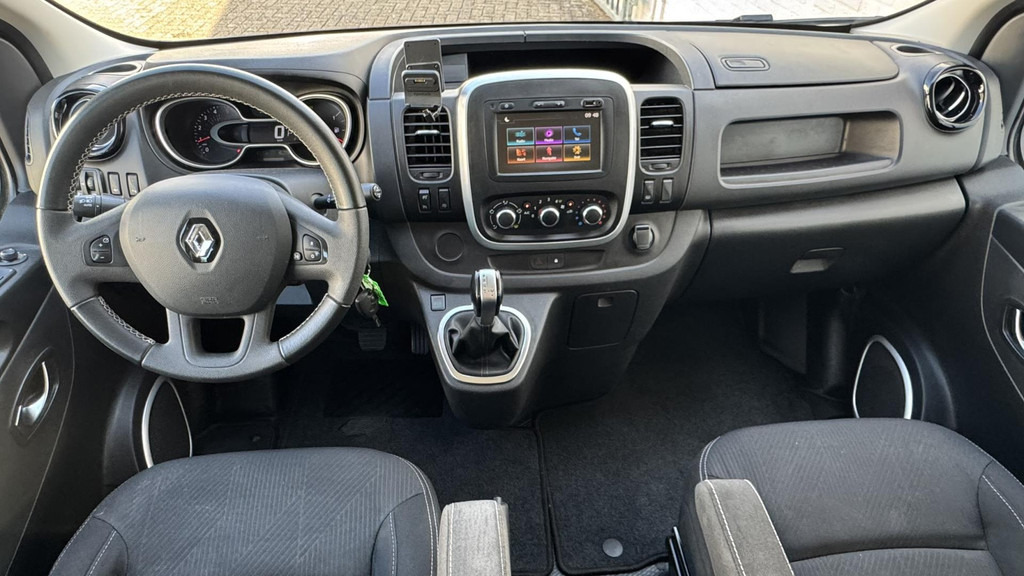 Renault Trafic-2.0 dCi 145 T29 L2H1 DC Luxe Climate control Cruise control Navigatie Apple carplay - Furgoneta combi: foto 2 Renault Trafic-2.0 dCi 145 T29 L2H1 DC Luxe Climate control Cruise control Navigatie Apple carplay - Furgoneta combi: foto 2