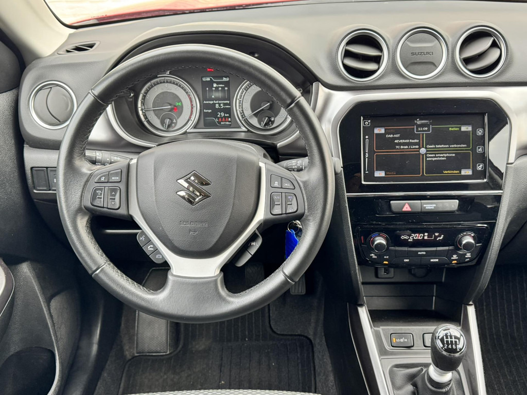 SUV/ Todoterreno Suzuki Vitara-1.4 Boosterjet Select Smart Hybrid Adaptive cruise control Climate control Parkeercamera Apple / Android carplay: foto 12 SUV/ Todoterreno Suzuki Vitara-1.4 Boosterjet Select Smart Hybrid Adaptive cruise control Climate control Parkeercamera Apple / Android carplay: foto 12