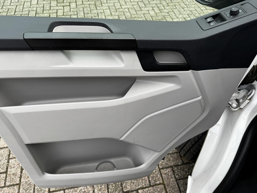 Volkswagen Transporter Kombi-T6 2.0 TDI 9 persoons Cruise control Airco Verwarmbare buitenspiegels - Furgoneta de pasajeros: foto 5 Volkswagen Transporter Kombi-T6 2.0 TDI 9 persoons Cruise control Airco Verwarmbare buitenspiegels - Furgoneta de pasajeros: foto 5