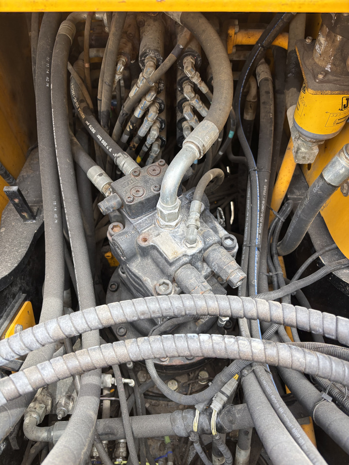 Excavadora de cadenas JCB JS220LC: foto 10