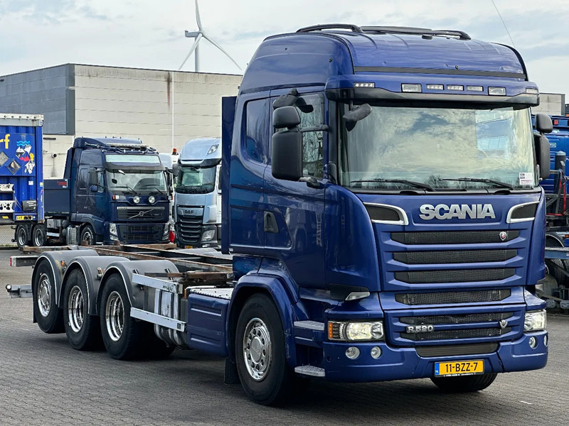 Scania R520 V8 8x4*4 Bdf / Retarder / 2 Tank / Full Air / Euro 6 - Camión portacontenedore/ Intercambiable: foto 2 Scania R520 V8 8x4*4 Bdf / Retarder / 2 Tank / Full Air / Euro 6 - Camión portacontenedore/ Intercambiable: foto 2