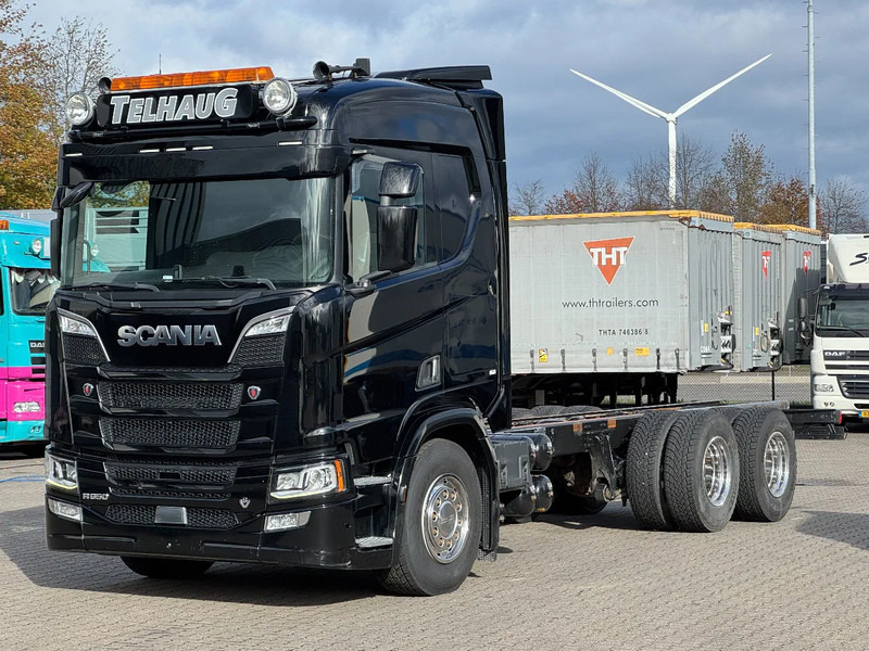 Scania R650 V8 6x4 Chassis Retarder WB 4.50 Only 465tkm! - Camión chasis: foto 1 Scania R650 V8 6x4 Chassis Retarder WB 4.50 Only 465tkm! - Camión chasis: foto 1