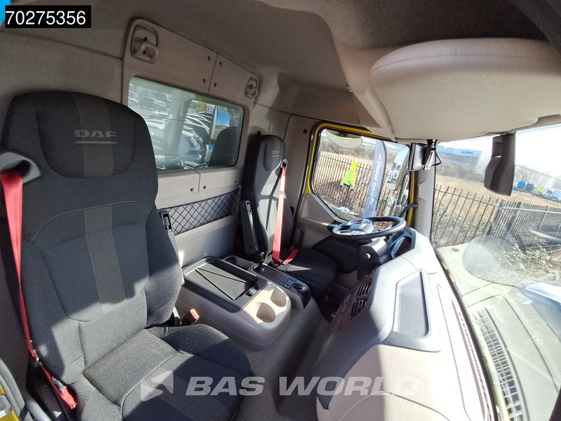 Camión lona nuevo DAF XB 260 4X2 2024 registration 16tons Automatic Ladebordwand ACC Euro 6: foto 17
