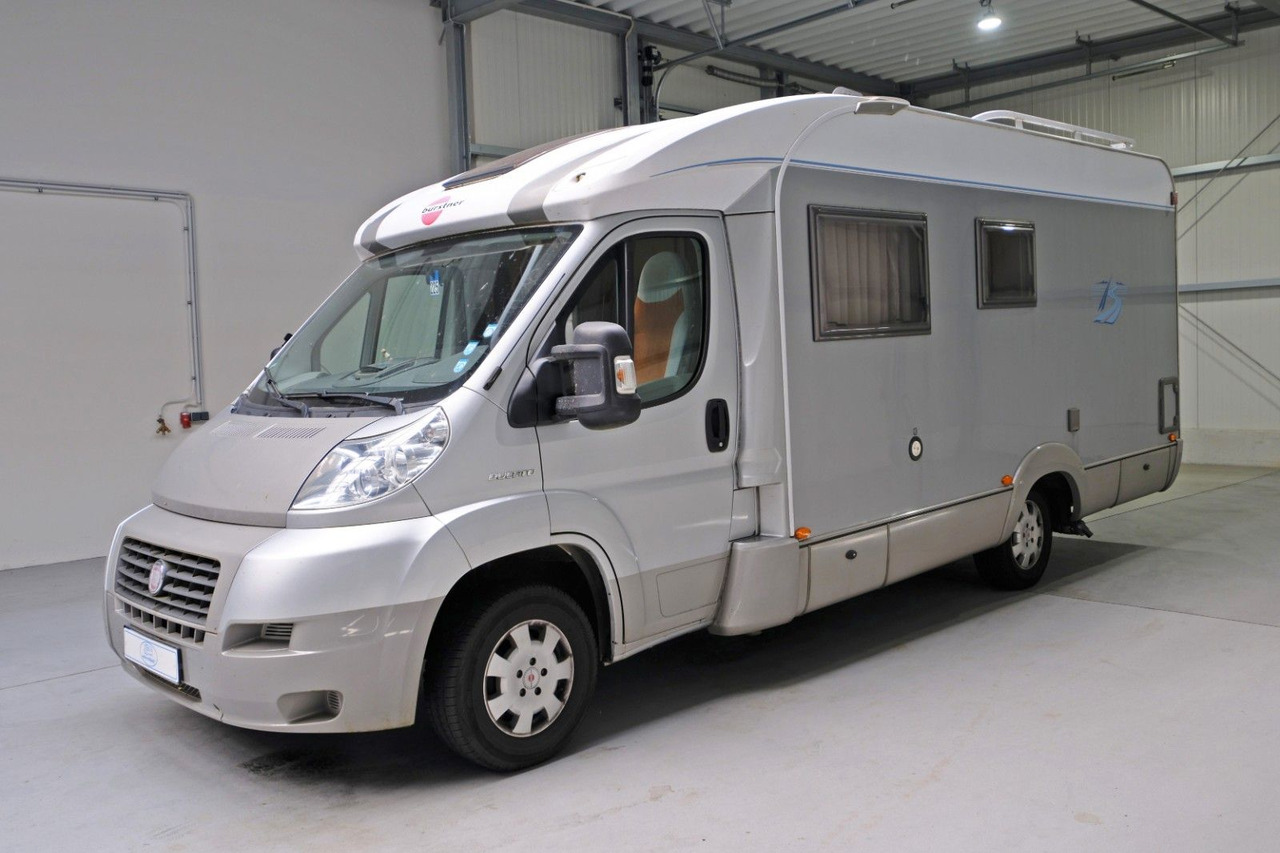 Bürstner Solano T 615/1.Hand/Festbett/Klimaanlage/Markise - Autocaravana perfilada: foto 2 Bürstner Solano T 615/1.Hand/Festbett/Klimaanlage/Markise - Autocaravana perfilada: foto 2