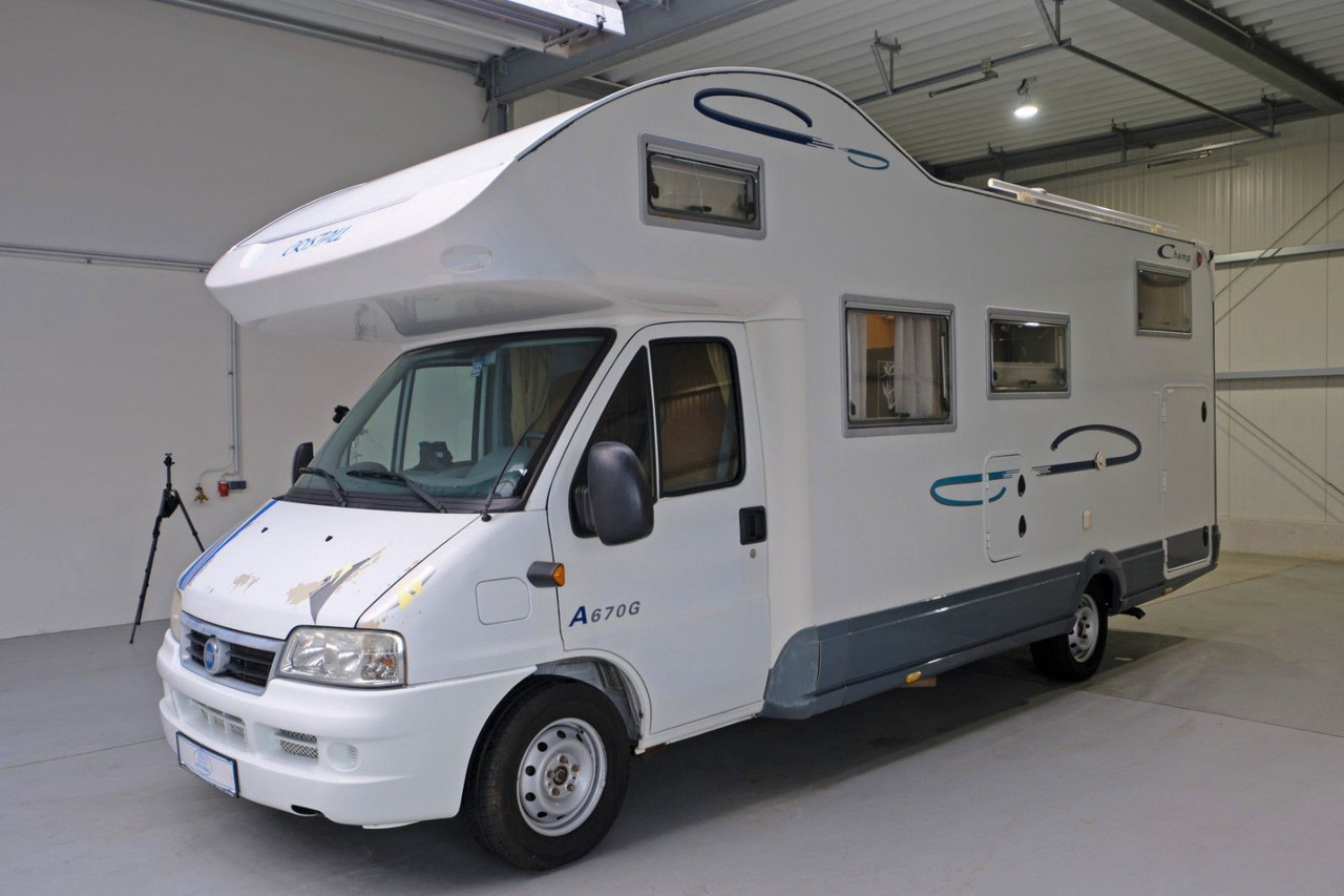 Cristall A 670 G/Automatik/Festbett/Garage/Solar/Markise - Autocaravana capuchina: foto 2 Cristall A 670 G/Automatik/Festbett/Garage/Solar/Markise - Autocaravana capuchina: foto 2