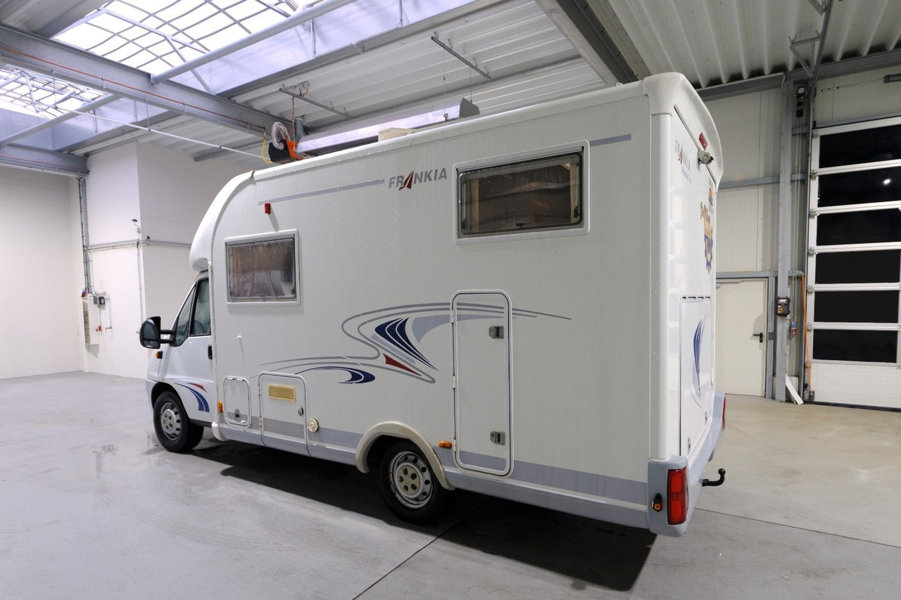 Frankia T 650 BD/Festbett/Garage/Solar/Markise Frankia T 650 BD/Festbett/Garage/Solar/Markise - Autocaravana perfilada: foto 4 Frankia T 650 BD/Festbett/Garage/Solar/Markise Frankia T 650 BD/Festbett/Garage/Solar/Markise - Autocaravana perfilada: foto 4