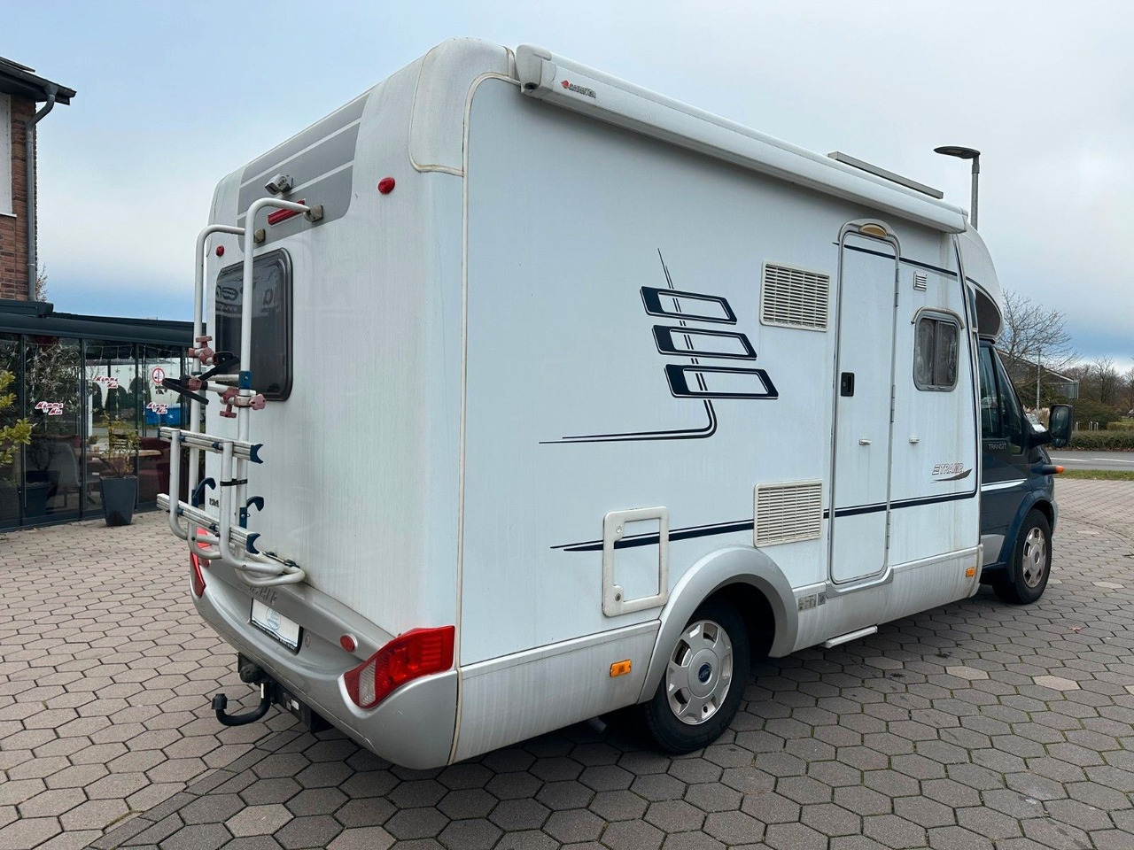 HYMER / ERIBA / HYMERCAR TRAMP T 572 CL/Festbett/Klima/Markise HYMER / ERIBA / HYMERCAR TRAMP T 572 CL/Festbett/Klima/Markise - Autocaravana perfilada: foto 5 HYMER / ERIBA / HYMERCAR TRAMP T 572 CL/Festbett/Klima/Markise HYMER / ERIBA / HYMERCAR TRAMP T 572 CL/Festbett/Klima/Markise - Autocaravana perfilada: foto 5