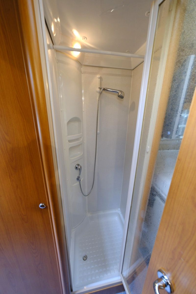Autocaravana integral Niesmann + Bischoff Flair I 6700TA/Festbett+Hubbett/Klima/Garage: foto 16