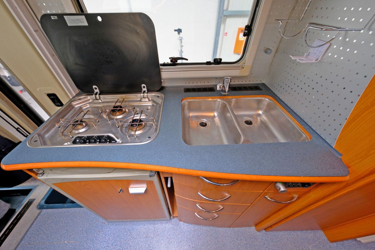 Autocaravana integral Niesmann + Bischoff Flair I 6700TA/Festbett+Hubbett/Klima/Garage: foto 14