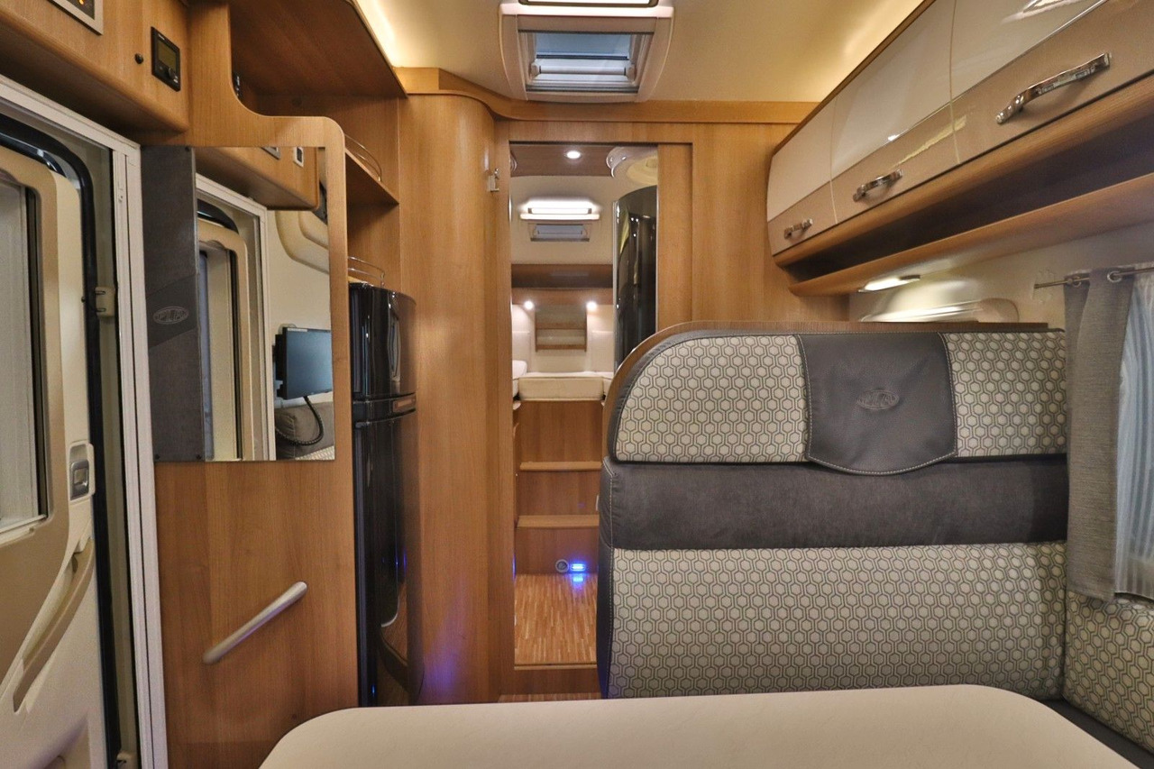Autocaravana integral P.L.A. Sandy - Einzelbetten + Hubbett -TOP: foto 12