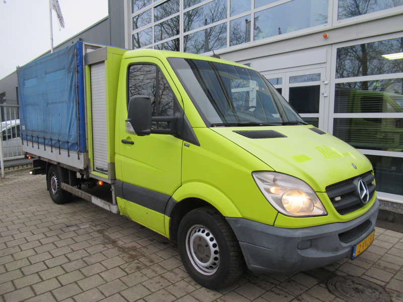 Foto del interior 1: Furgoneta basculante Mercedes-Benz Sprinter 313 2.2 CDI 366 Kipper - Tipper Huif