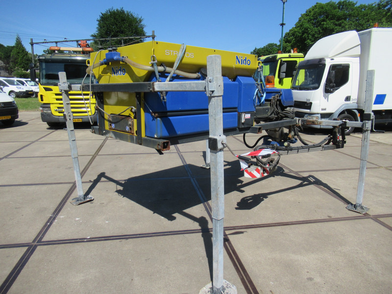 NIDO Stratos B08L-24 PCLN-350 Roto-power 0,8m3 + 350L Salzstreuer Saltspreader - Esparcidor de sal: foto 2 NIDO Stratos B08L-24 PCLN-350 Roto-power 0,8m3 + 350L Salzstreuer Saltspreader - Esparcidor de sal: foto 2