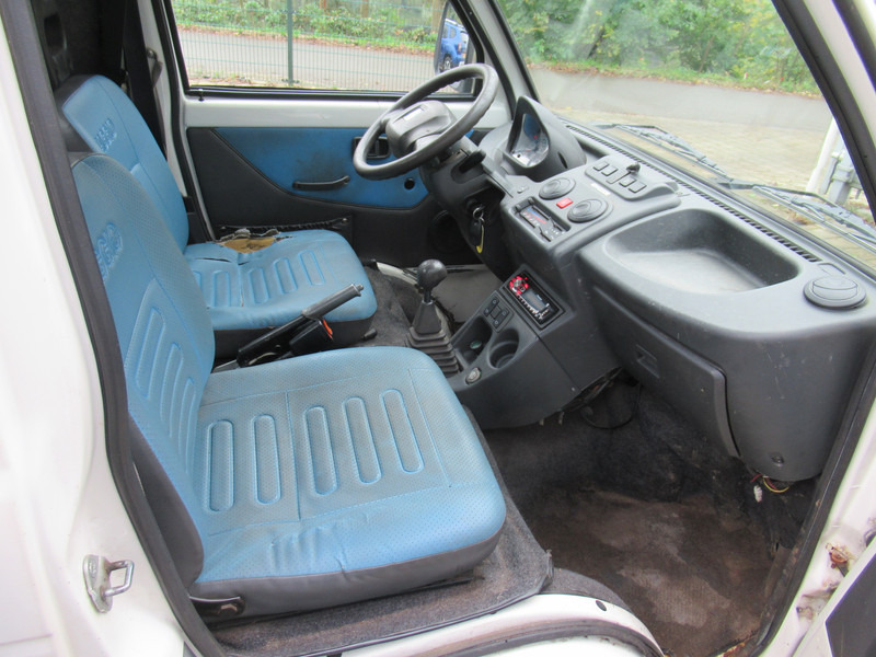 Foto del interior 1: Furgoneta caja abierta Piaggio Porter 1.3i 46KW Extra PICKUP Bi-Fuel Benzine - CNG
