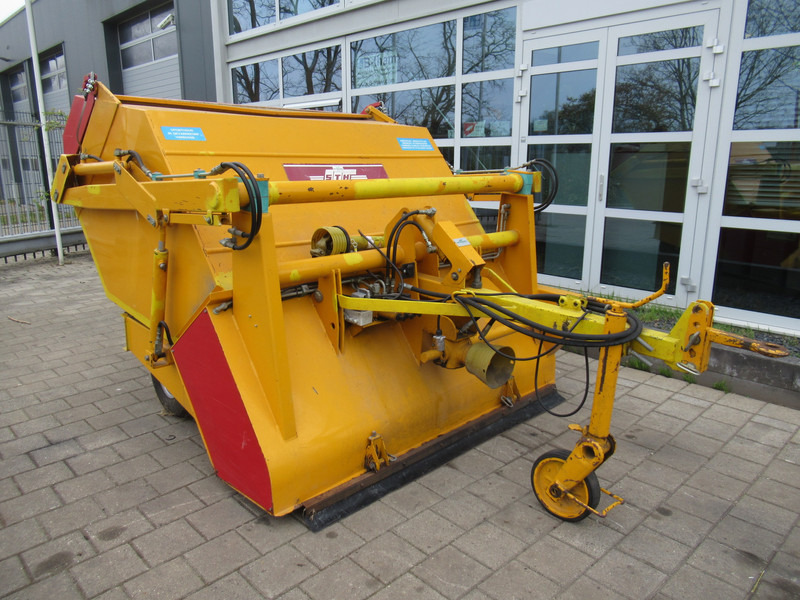 STH HK 1800 Maai / Veeg / Zuigmachine - Motoazada: foto 2 STH HK 1800 Maai / Veeg / Zuigmachine - Motoazada: foto 2