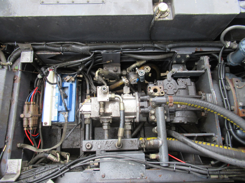 Barredora vial TENNANT HMF 214 Veegmachine, DEFECT / FOR PARTS: foto 16