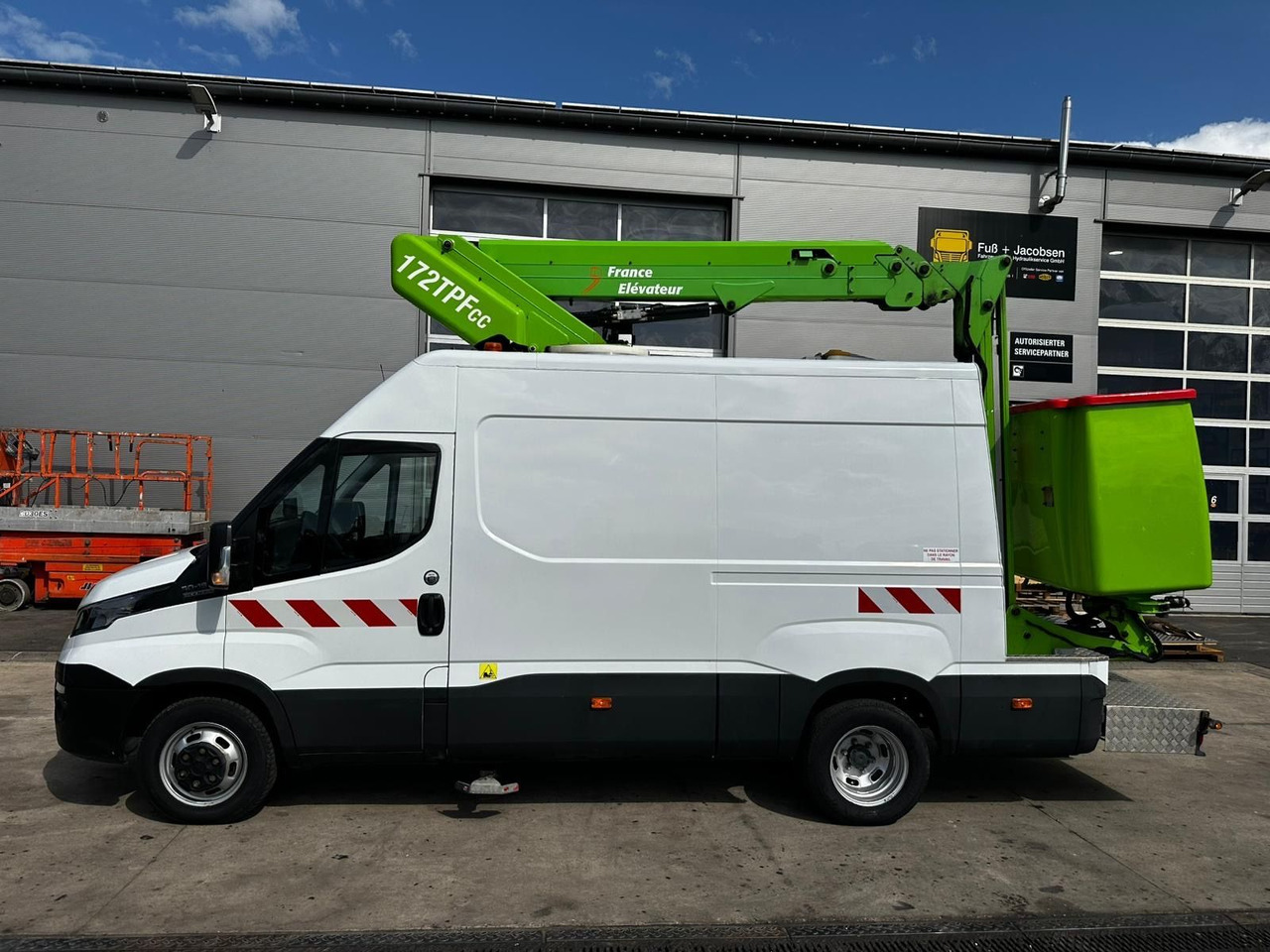 Iveco Daily 50C18 Hi-Matic/17m/Euro6/2-Punkt - Camión con plataforma elevadora: foto 2 Iveco Daily 50C18 Hi-Matic/17m/Euro6/2-Punkt - Camión con plataforma elevadora: foto 2