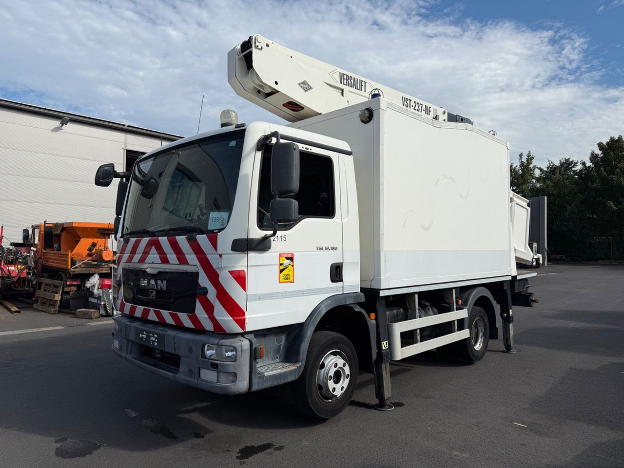 MAN TGL 12.180 Versalift/15m/orig.km/Top - Camión con plataforma elevadora: foto 1 MAN TGL 12.180 Versalift/15m/orig.km/Top - Camión con plataforma elevadora: foto 1