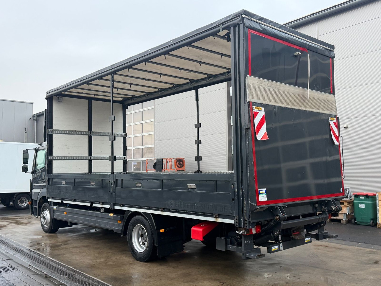 Mercedes-Benz Atego 1530 Pritsche/Plane, Palfinger Lbw, Edscha - Camión lona: foto 5 Mercedes-Benz Atego 1530 Pritsche/Plane, Palfinger Lbw, Edscha - Camión lona: foto 5