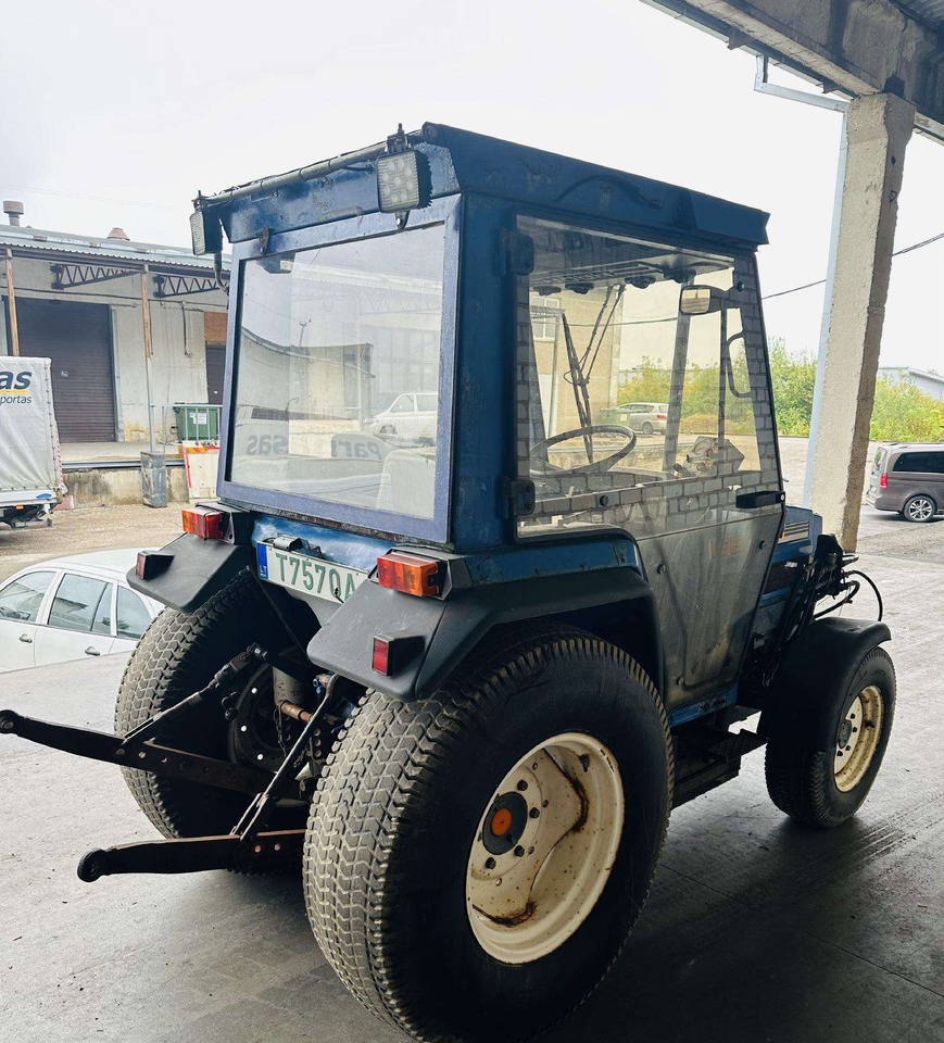 Iseki 530 - Tractor: foto 4 Iseki 530 - Tractor: foto 4