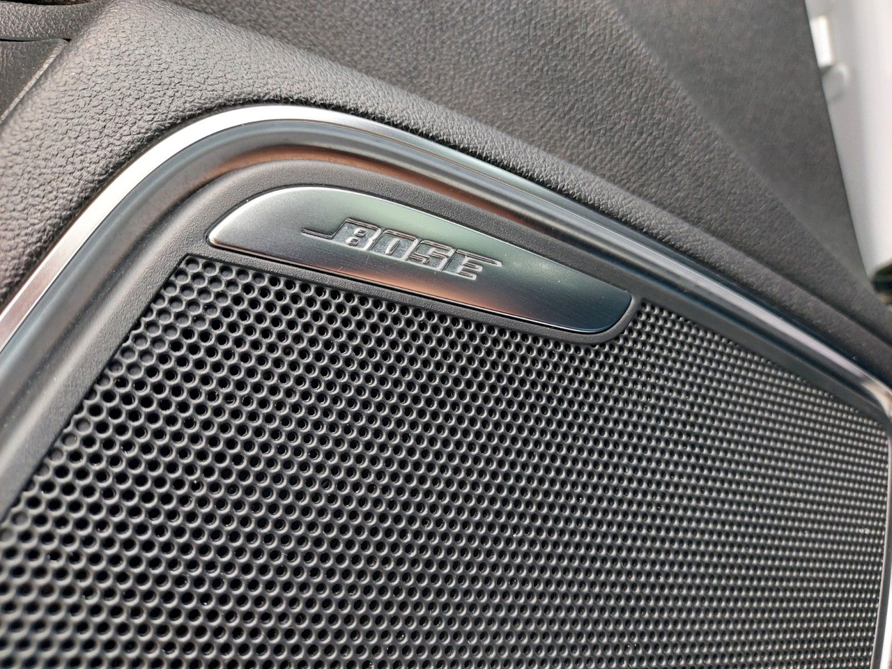 Audi A1 Sportback sport S-Line Pano Bose Xenon DAB - Sedan: foto 5 Audi A1 Sportback sport S-Line Pano Bose Xenon DAB - Sedan: foto 5