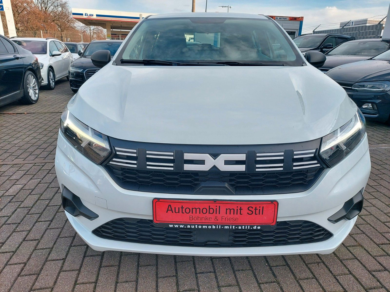 Dacia Sandero III Essential Klima DAB M+S Android PDC - Sedan: foto 2 Dacia Sandero III Essential Klima DAB M+S Android PDC - Sedan: foto 2