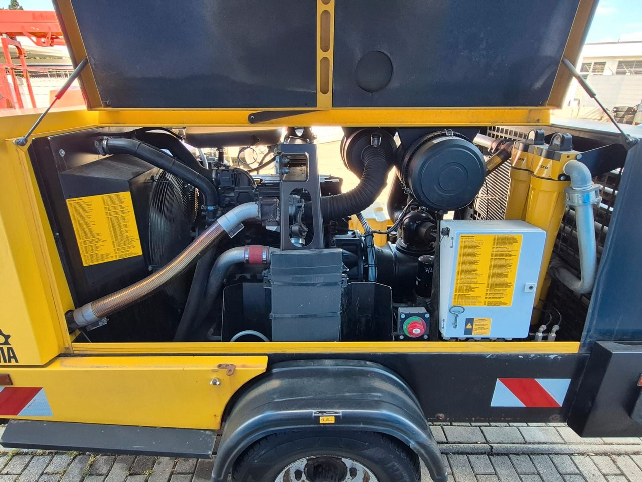 Compresor de aire Kaeser M123 SIGMA DEUTZ FAHRANLAGE 624 STD. KOMUNAL: foto 9