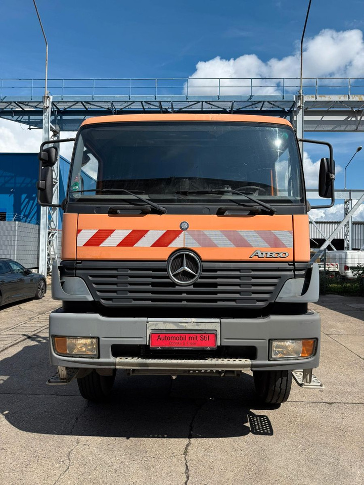 Mercedes-Benz ATEGO 1828 4X4 MEILER + HIAB KRAN 144 FS-3 - Camión volquete, Camión grúa: foto 4 Mercedes-Benz ATEGO 1828 4X4 MEILER + HIAB KRAN 144 FS-3 - Camión volquete, Camión grúa: foto 4