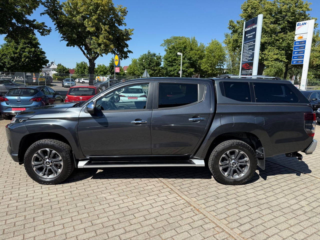 SUV/ Todoterreno Mitsubishi L200 Basis Doppelkabine 4WD LED LEDER NAVI ACC: foto 8