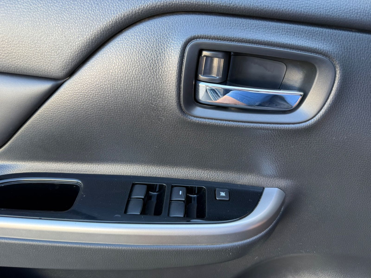 SUV/ Todoterreno Mitsubishi L200 Basis Doppelkabine 4WD LED LEDER NAVI ACC: foto 13