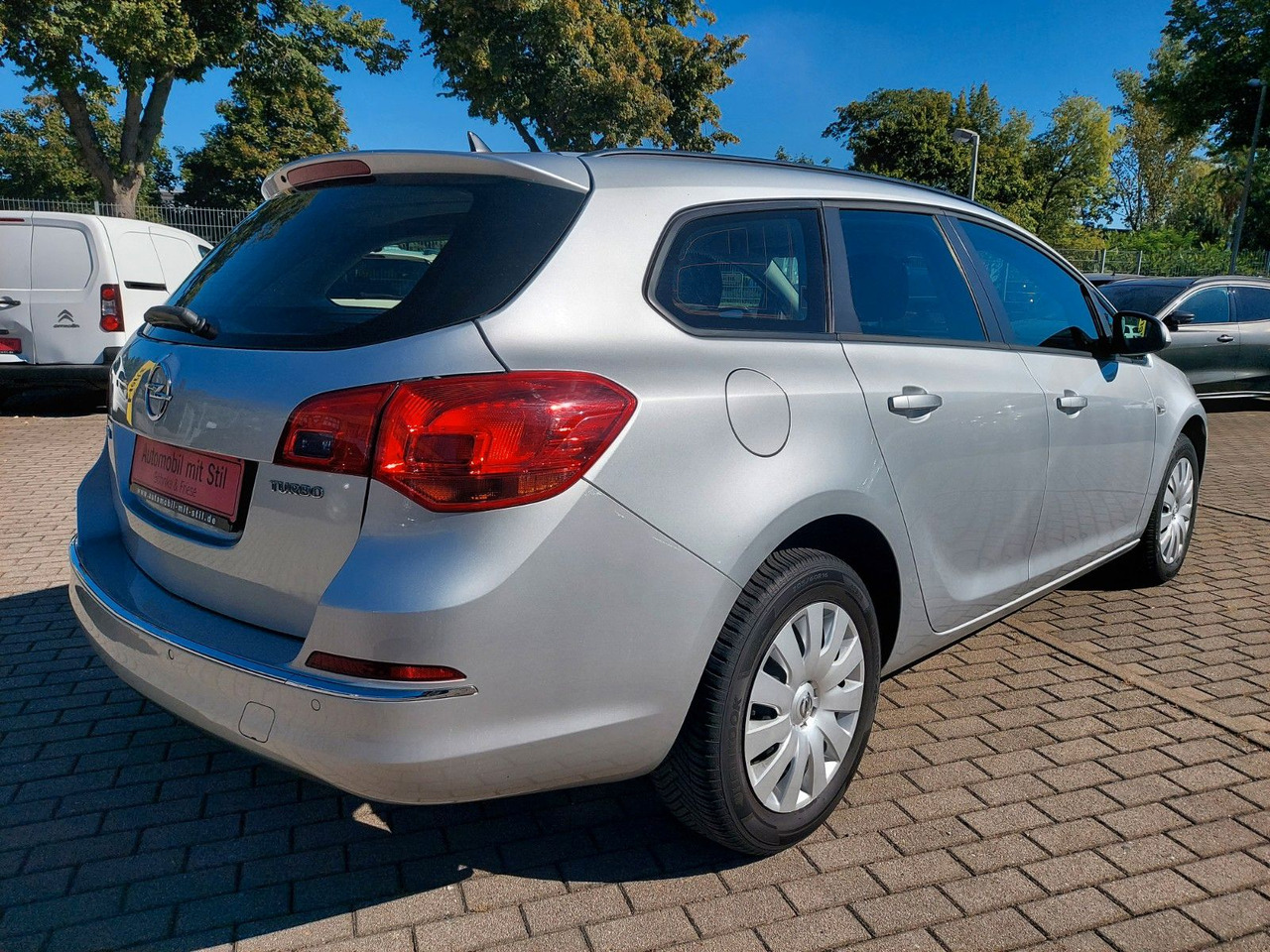 Opel Astra J Sports Tourer Navi Klima Sitzheizung - Coche familiar: foto 4 Opel Astra J Sports Tourer Navi Klima Sitzheizung - Coche familiar: foto 4