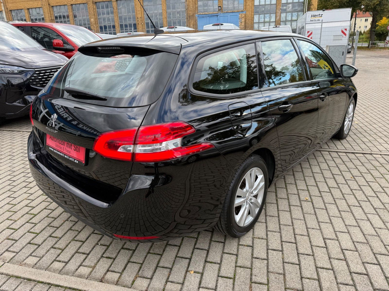 Peugeot 308 SW Active TEMPOMAT NAVI KLIMAA NAVI - Coche familiar: foto 4 Peugeot 308 SW Active TEMPOMAT NAVI KLIMAA NAVI - Coche familiar: foto 4