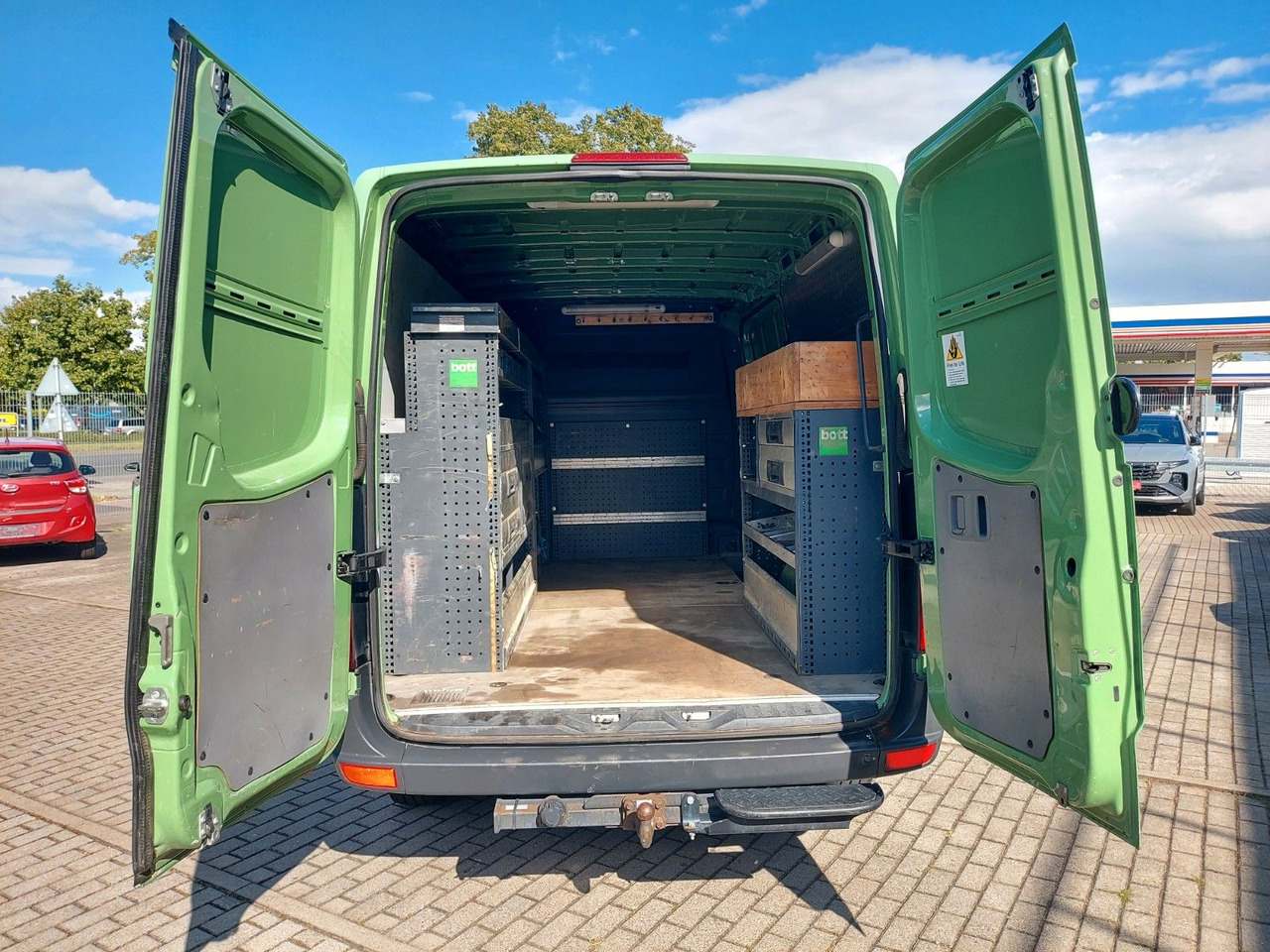 Volkswagen Crafter Kasten 35 mittel L2H1 Klima Standheiz. - Furgoneta de pasajeros: foto 3 Volkswagen Crafter Kasten 35 mittel L2H1 Klima Standheiz. - Furgoneta de pasajeros: foto 3