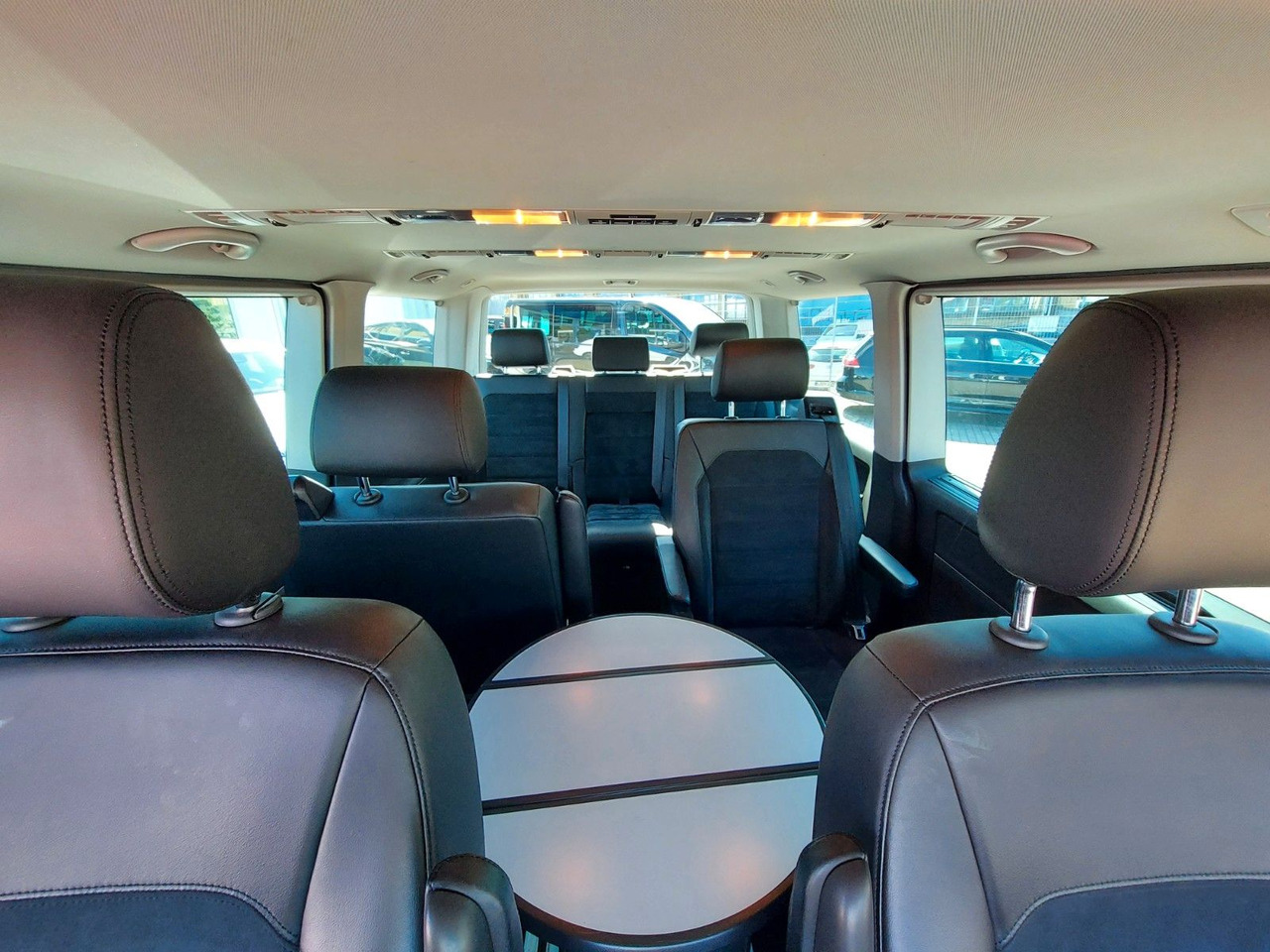 Volkswagen T6 Multivan Bus DSG Alcantara Navi 2XSchiebetür - Furgoneta de pasajeros: foto 4 Volkswagen T6 Multivan Bus DSG Alcantara Navi 2XSchiebetür - Furgoneta de pasajeros: foto 4