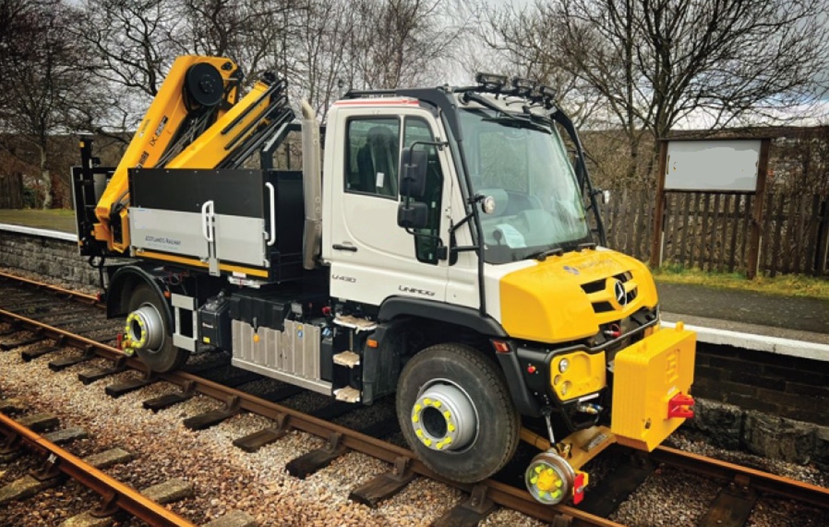 UNIMOG Unimog 423, 4x4, Mercedes Benz, Hiab - Camión grúa: foto 1 UNIMOG Unimog 423, 4x4, Mercedes Benz, Hiab - Camión grúa: foto 1