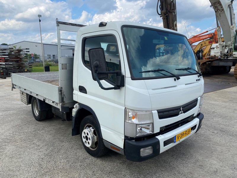 Mitsubishi Fuso Canter 3C18 NVT - Camión caja cerrada: foto 2 Mitsubishi Fuso Canter 3C18 NVT - Camión caja cerrada: foto 2