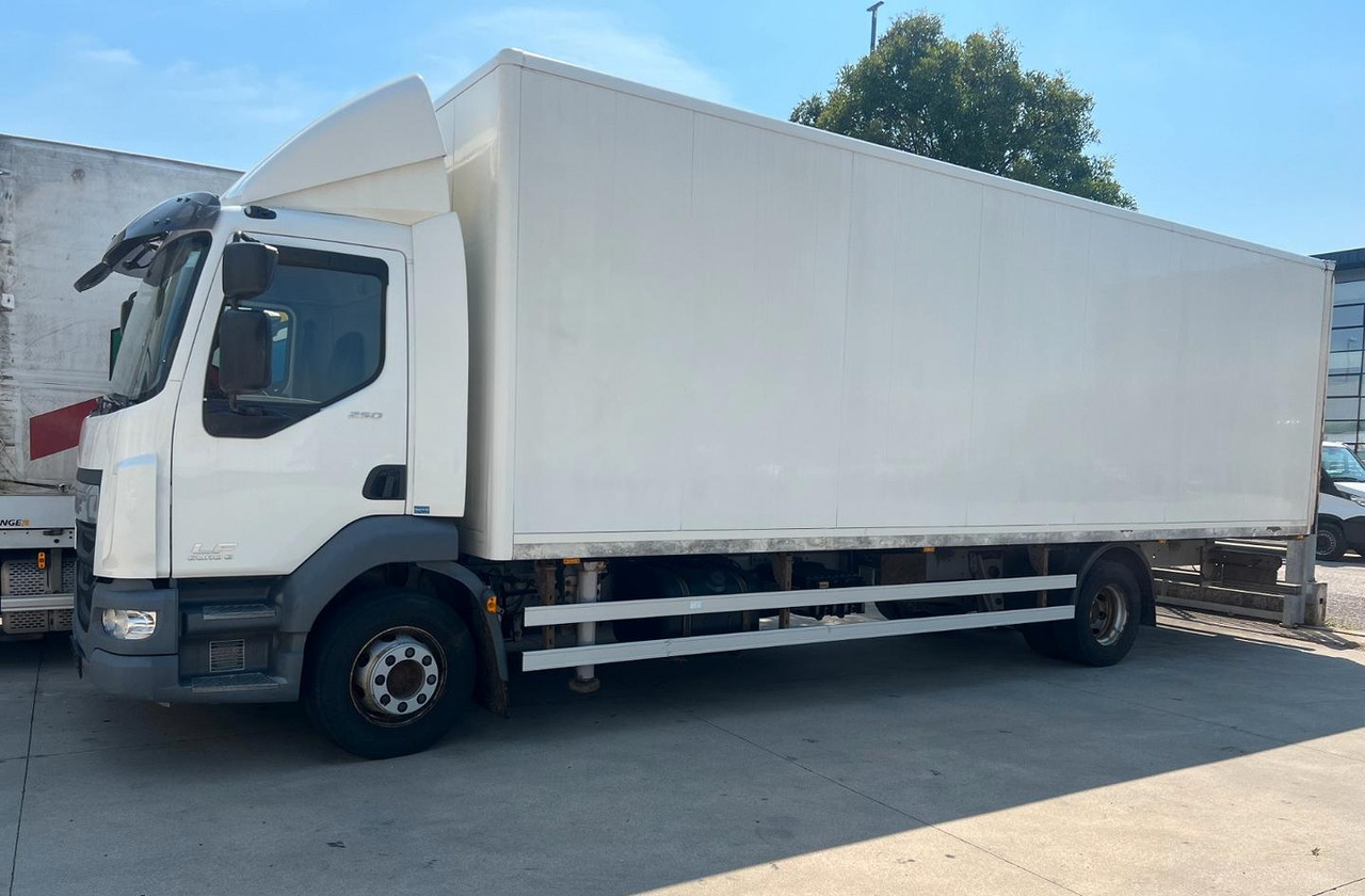 Daf lf 250 fa furgone 8 mt euro 6 - Camión caja cerrada: foto 1 Daf lf 250 fa furgone 8 mt euro 6 - Camión caja cerrada: foto 1