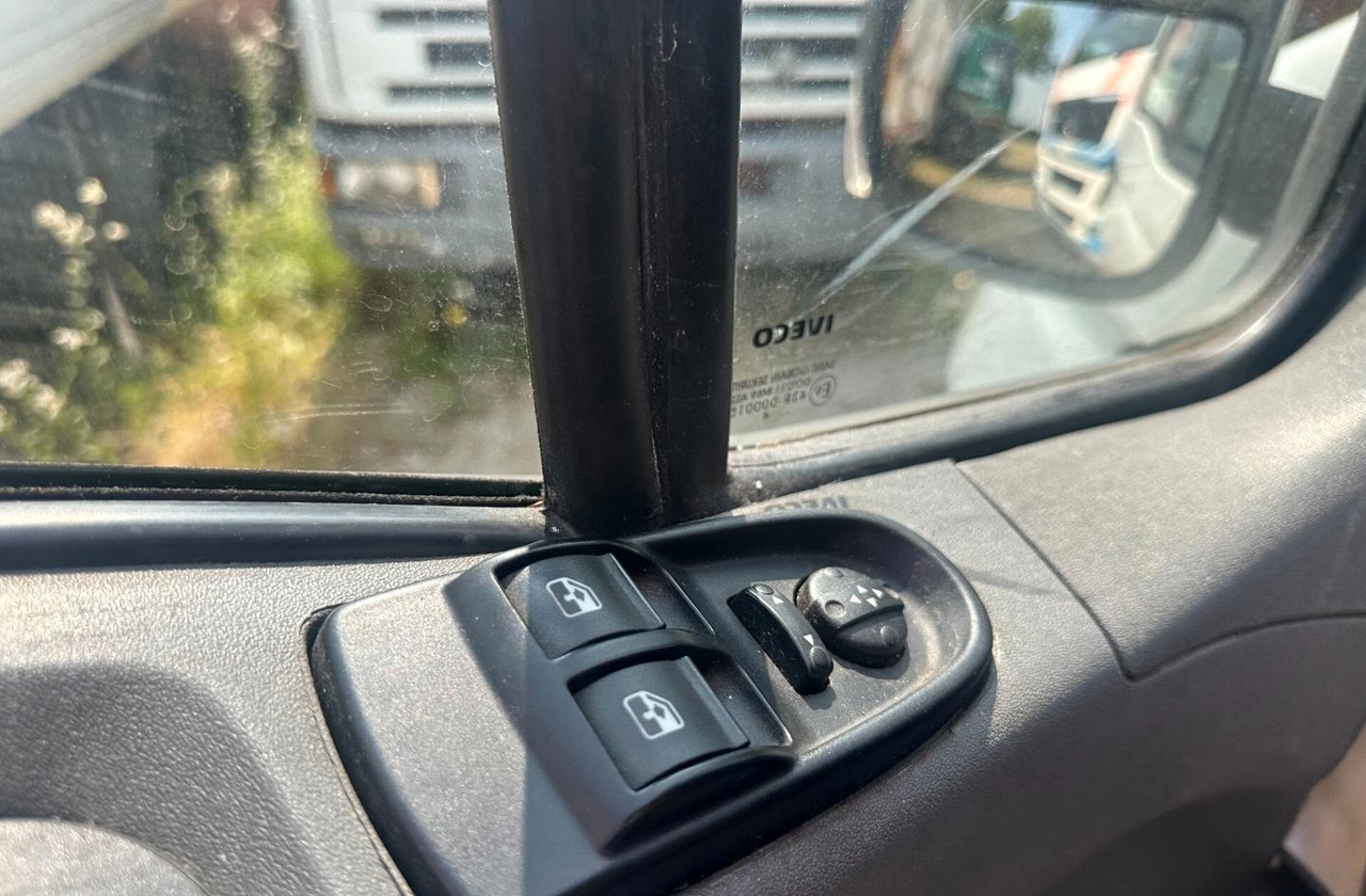 Furgoneta caja cerrada Iveco: foto 8