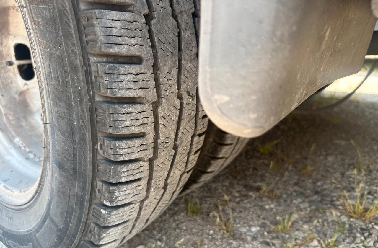 Furgoneta caja cerrada Iveco: foto 10