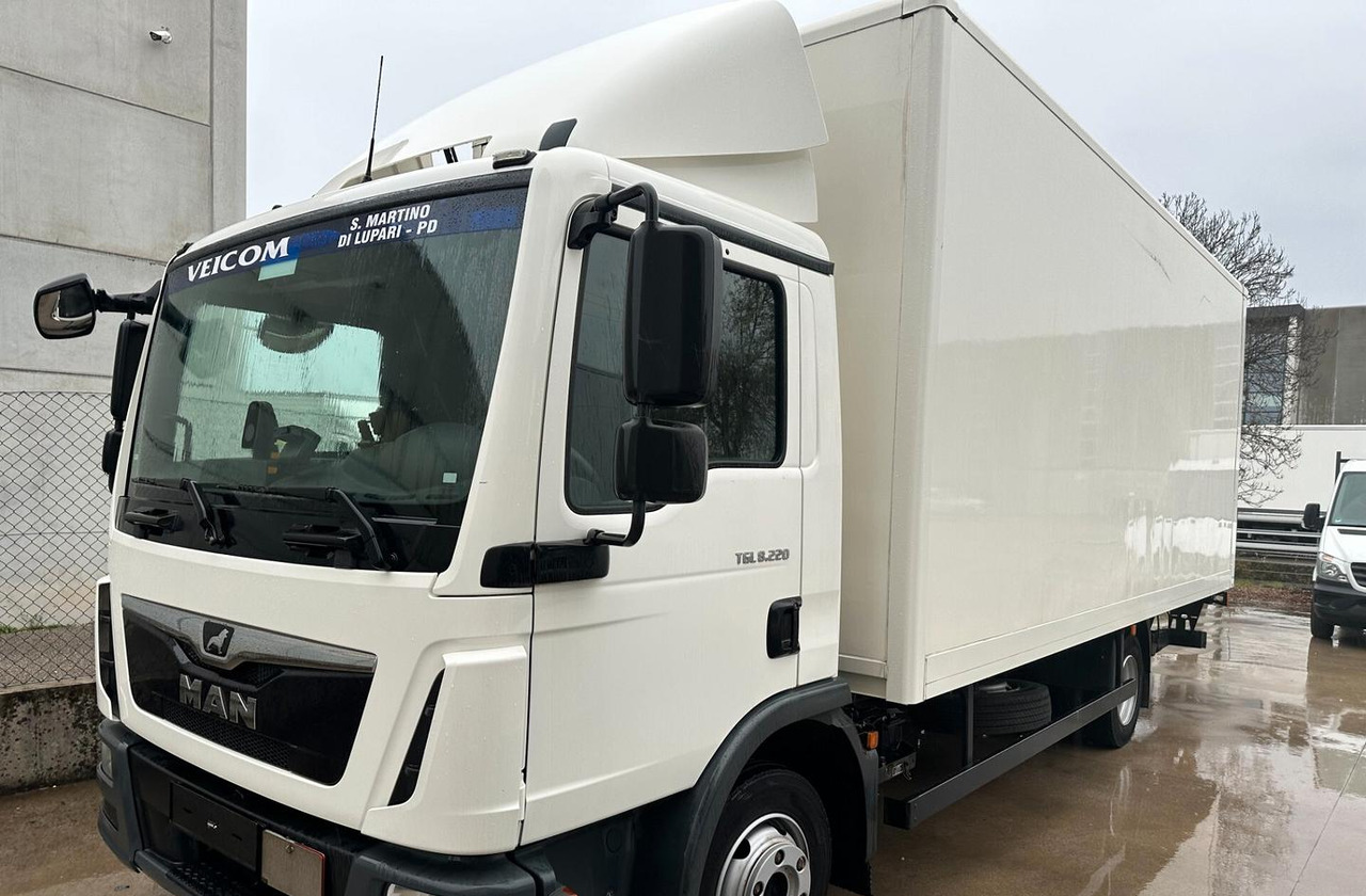 Man 8.220 FURGONE E SPONDA EURO 6 - Camión caja cerrada: foto 2 Man 8.220 FURGONE E SPONDA EURO 6 - Camión caja cerrada: foto 2