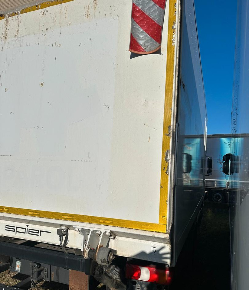 Mercedes Benz 1324 FURGONE 6,10 E SPONDA EURO 6 - Camión caja cerrada: foto 4 Mercedes Benz 1324 FURGONE 6,10 E SPONDA EURO 6 - Camión caja cerrada: foto 4