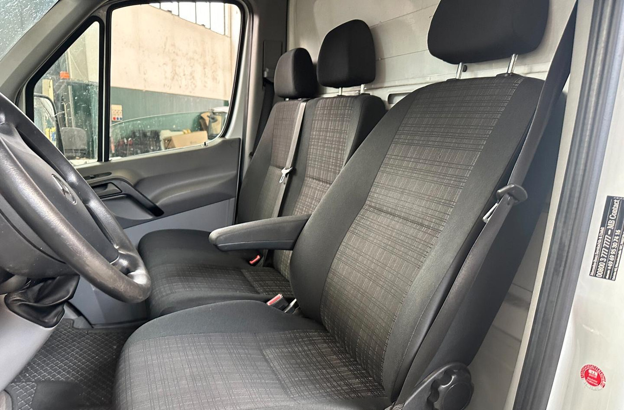 Furgoneta con lona Mercedes Benz 211 centina euro 6: foto 9