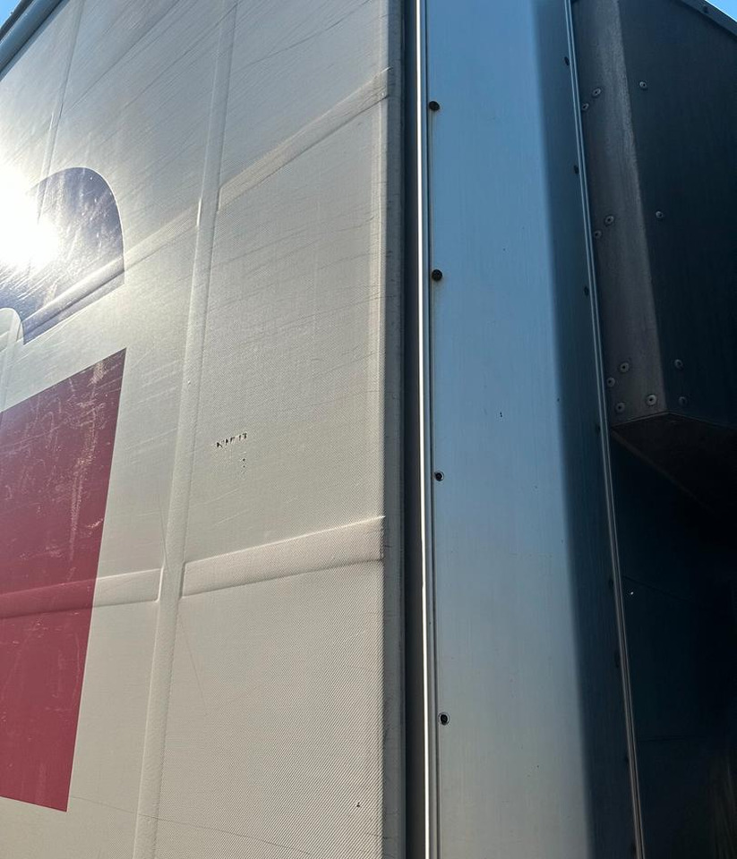 Schmitz Cargobull SANH SCB S3T - Semirremolque lona: foto 4 Schmitz Cargobull SANH SCB S3T - Semirremolque lona: foto 4
