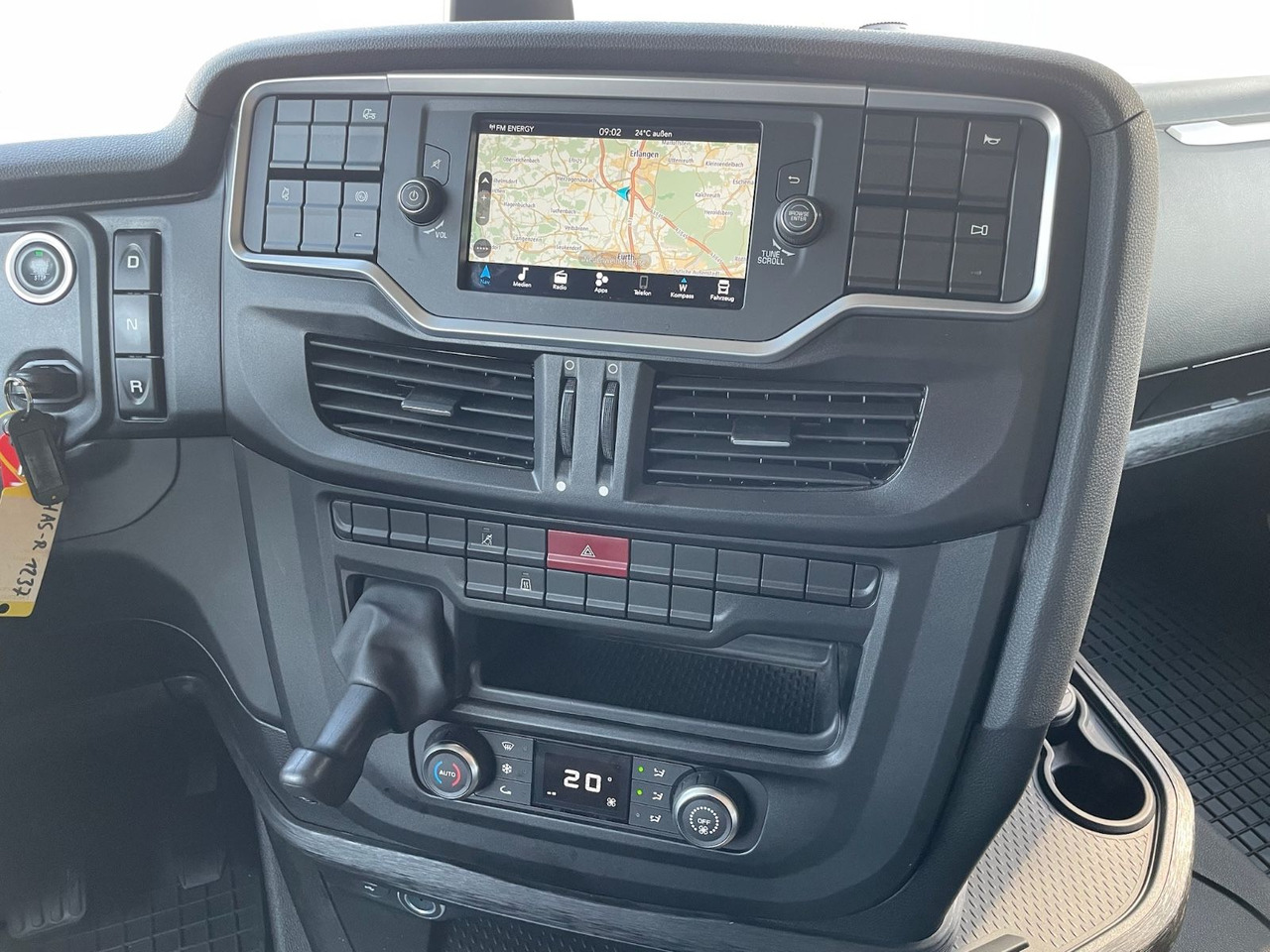 Cabeza tractora Iveco S-Way 490 4x2/Retarder/ServiceNeu/TÜV06-26/EU6: foto 11 Cabeza tractora Iveco S-Way 490 4x2/Retarder/ServiceNeu/TÜV06-26/EU6: foto 11