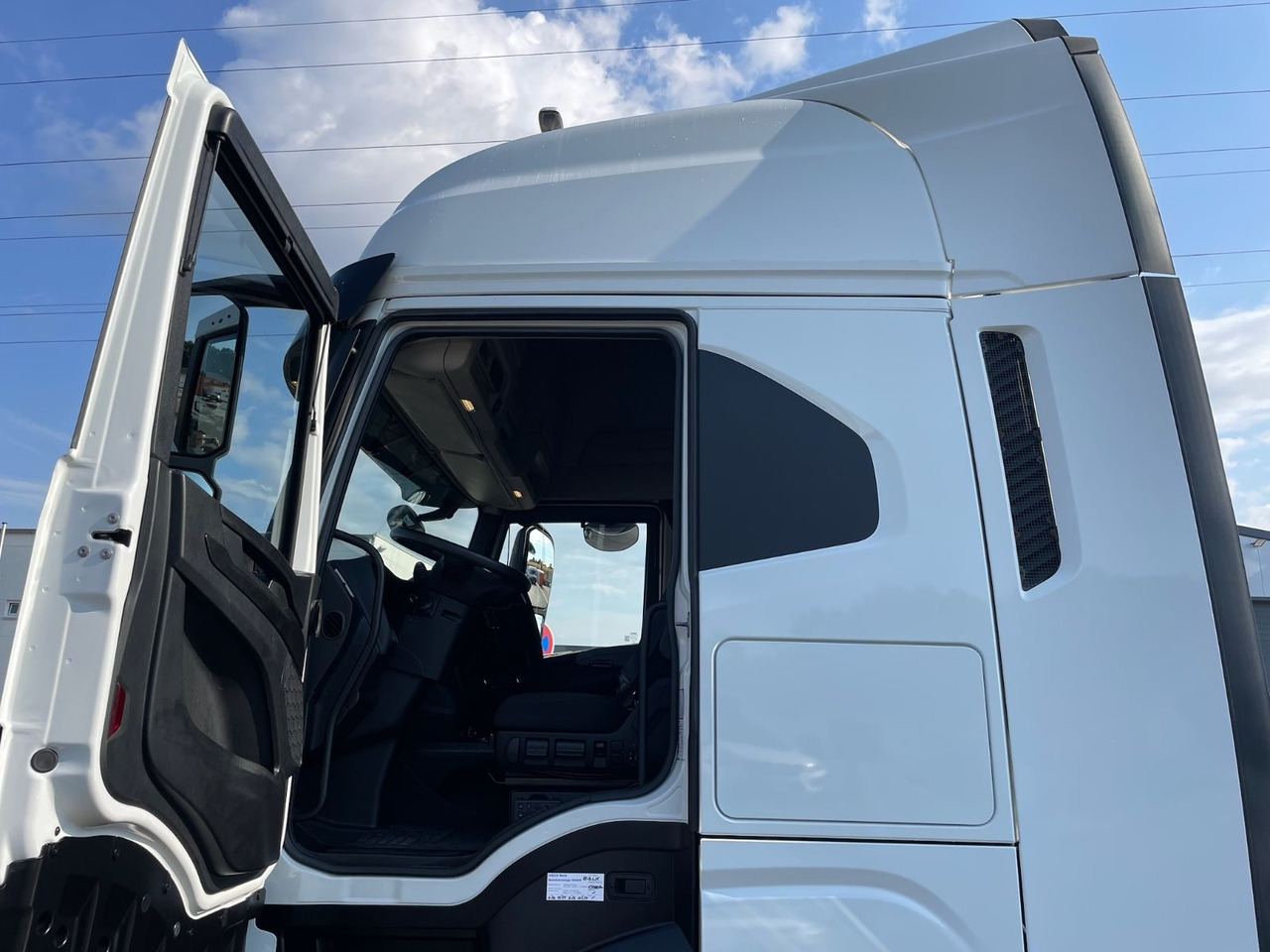 Cabeza tractora Iveco S-Way 490 4x2/Retarder/ServiceNeu/TÜV06-26/EU6: foto 8 Cabeza tractora Iveco S-Way 490 4x2/Retarder/ServiceNeu/TÜV06-26/EU6: foto 8