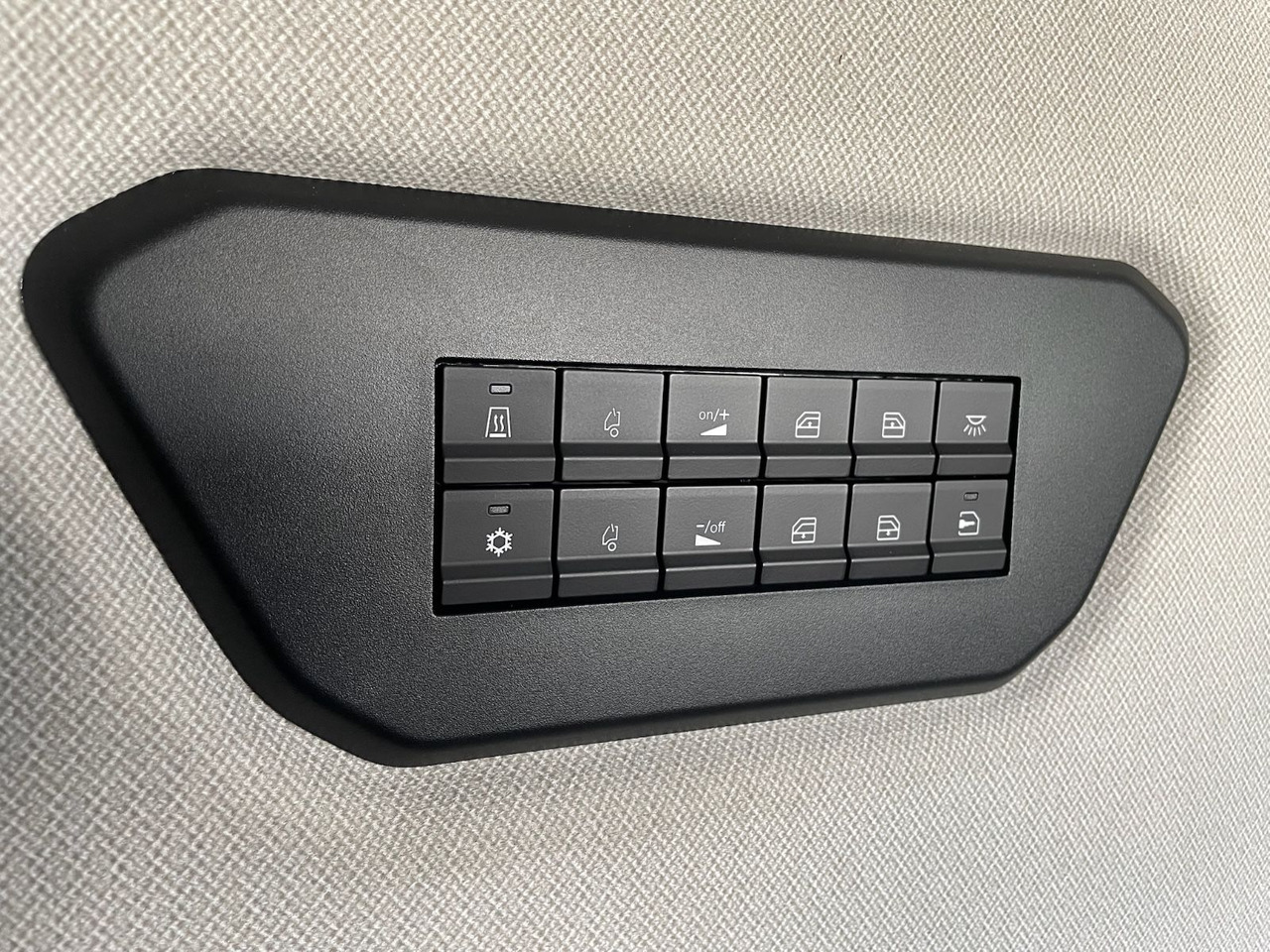 Cabeza tractora Iveco S-Way 490 4x2/Retarder/ServiceNeu/TÜV06-26/EU6: foto 13 Cabeza tractora Iveco S-Way 490 4x2/Retarder/ServiceNeu/TÜV06-26/EU6: foto 13