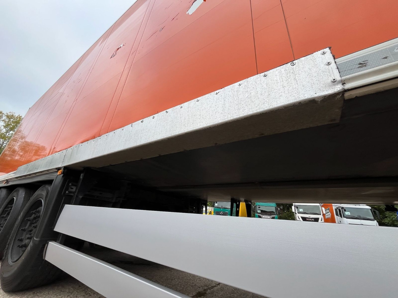 Semirremolque caja cerrada Schmitz Cargobull SCB*S3B/CARRIER/Vector1550/LBW/BÄR/2347h/13,4m: foto 14 Semirremolque caja cerrada Schmitz Cargobull SCB*S3B/CARRIER/Vector1550/LBW/BÄR/2347h/13,4m: foto 14