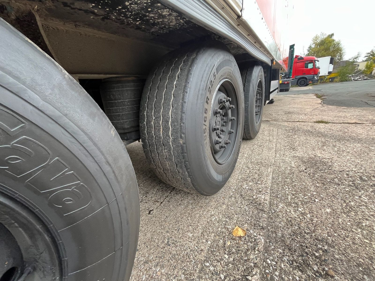 Semirremolque caja cerrada Schmitz Cargobull SCB*S3B/CARRIER/Vector1550/LBW/BÄR/2347h/13,4m: foto 17 Semirremolque caja cerrada Schmitz Cargobull SCB*S3B/CARRIER/Vector1550/LBW/BÄR/2347h/13,4m: foto 17