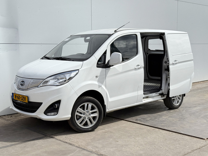 BYD ETP3 136PK Elektrisch 45kWh 230km WLTP Dubbele Schuif Climate Control Leer Camera Stoelverwarming Parkeersensoren - Furgón, Furgoneta eléctrica: foto 2 BYD ETP3 136PK Elektrisch 45kWh 230km WLTP Dubbele Schuif Climate Control Leer Camera Stoelverwarming Parkeersensoren - Furgón, Furgoneta eléctrica: foto 2